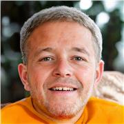 Chemielehrer mit mehr als zehn Jahren Lehrerfahrung